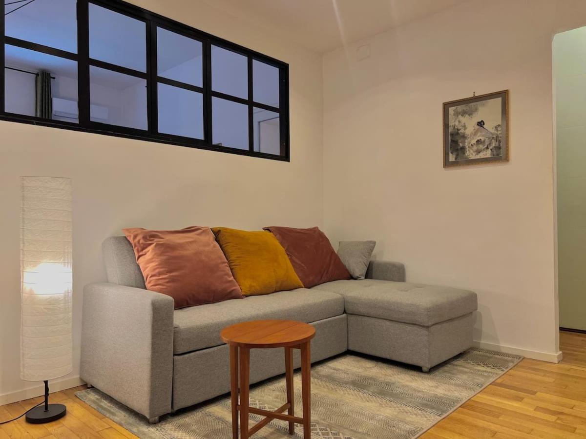 Apartment Stylish With Private Parking, Garden And Metro Rom