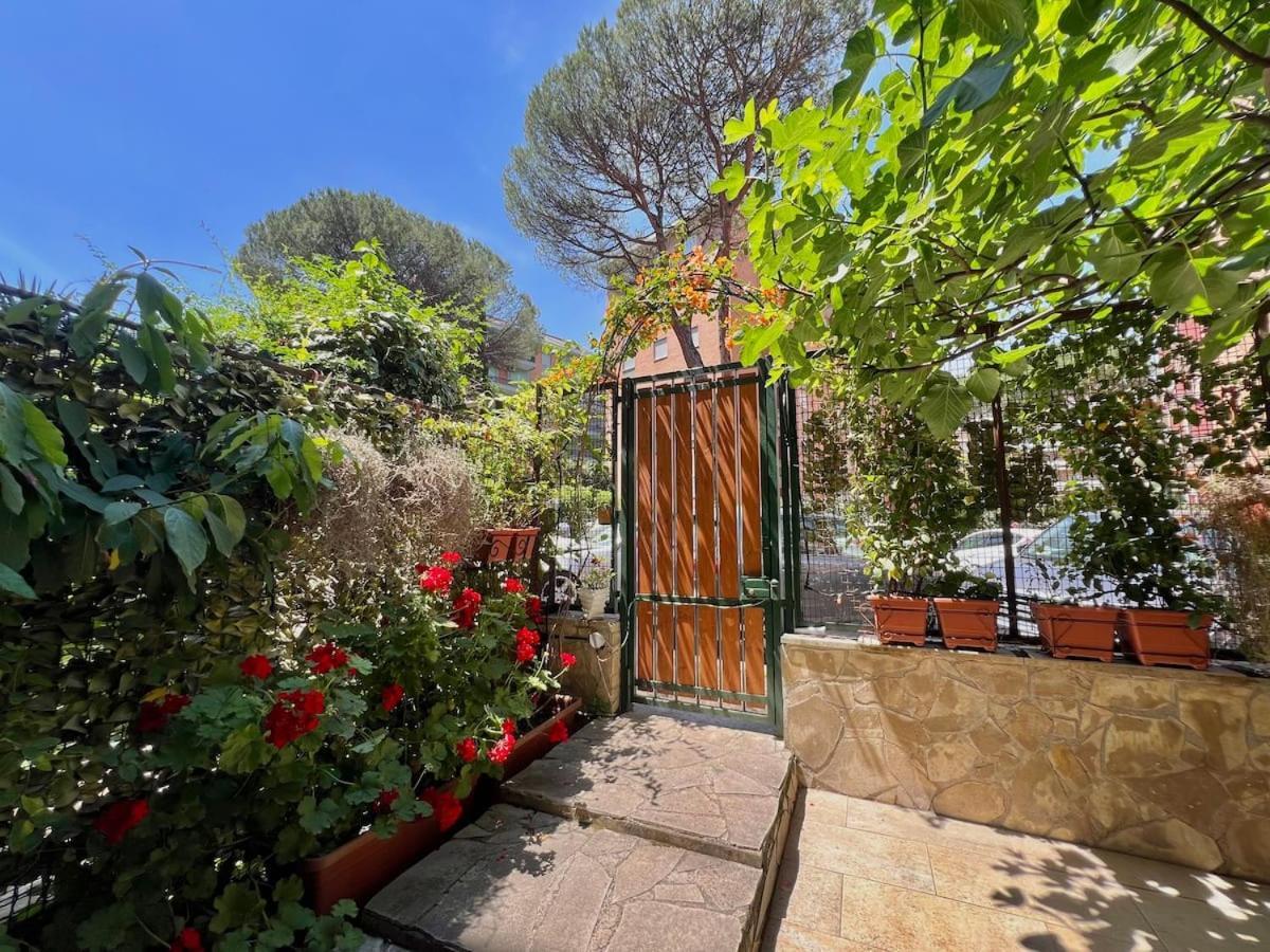 Stylish With Private Parking, Garden And Metro